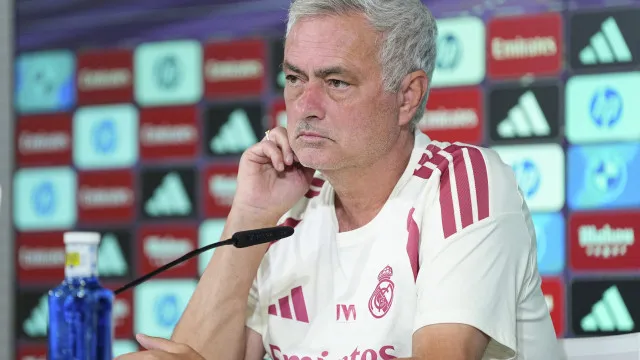 mourinho-ironiza-barca-e-atletico-e-pede-folga-a-imprensa