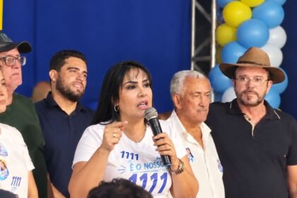 da-politica-a-baixaria:-deputada-janad-ataca-prefeito-mayck-camara-durante-discurso-publico-em-xambioa,-o-chama-de-“corrupto”,-“bandido”-e-“moleque”,-e-declaracoes-podem-desencadear-reacao-judicial