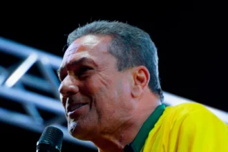 ao-lado-de-vicentinho-junior,-luxemburgo-sobe-o-tom-em-dianopolis-e-cobra-mudanca-na-politica-do-tocantins