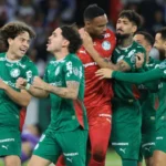 palmeiras-sofre,-mas-avanca-nos-penaltis-e-encara-o-fluminense-na-semifinal-da-libertadores
