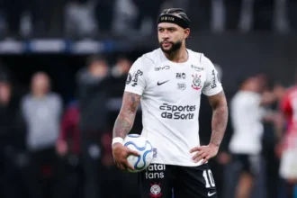 distracoes-extracampo-de-memphis-viram-desafio-para-diniz-no-corinthians