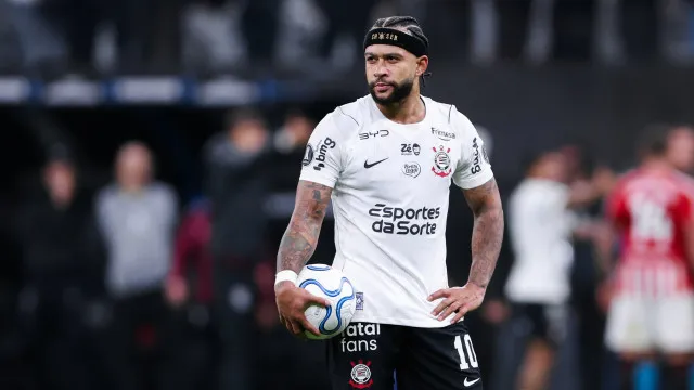 distracoes-extracampo-de-memphis-viram-desafio-para-diniz-no-corinthians