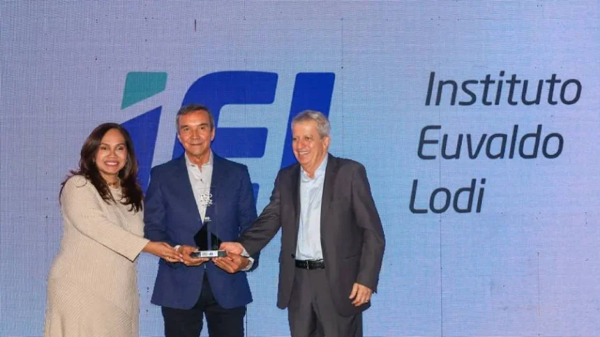 iel-tocantins-recebe-premiacao-entre-instituicoes-mais-lembradas-pela-populacao