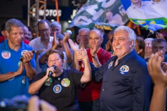 laurez-moreira-leva-caravana-a-gurupi,-inaugura-comite-e-destaca-gestao-como-prefeito-para-defender-candidatura-ao-governo-estadual
