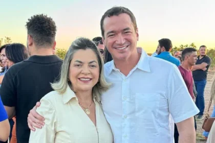 prefeita-de-guarai,-fatima-coelho-oficializa-apoio-a-alexandre-guimaraes-e-cita-investimentos-no-municipio