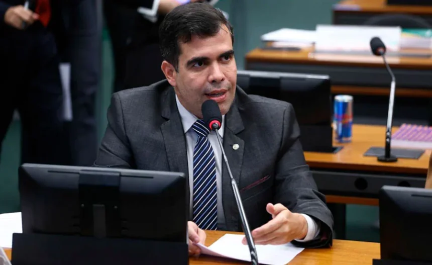 ricardo-ayres-confirma-mp-do-governo-federal-contra-bets-no-brasil-e-promete-agir-em-favor-do-tema-no-congresso:-“um-grave-problema-social”