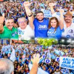 “multidao-de-mais-de-10-mil-pessoas-toma-conta-de-ananas,-reune-liderancas-de-todo-o-tocantins-e-jair-farias-dispara:-‘voces-vao-me-colocar-no-congresso-nacional’”.