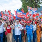 com-apoio-de-lula,-laurez-e-paulo-mourao-realizam-caminhada-ao-lado-de-ministros
