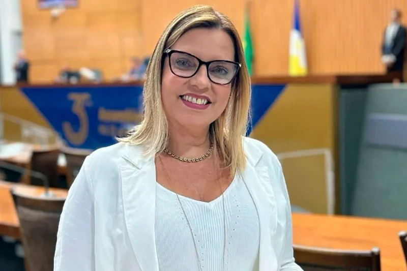 em-ato-de-encerramento-da-campanha,-claudia-lelis-reune-liderancas-e-apoiadores-em-palmas-nesta-quarta-feira