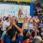 com-governador-wanderlei,-prefeito-eduardo-e-quatro-candidatos-ao-senado,-dorinha-realiza-comicio-de-encerramento-da-campanha-em-palmas-nesta-quinta