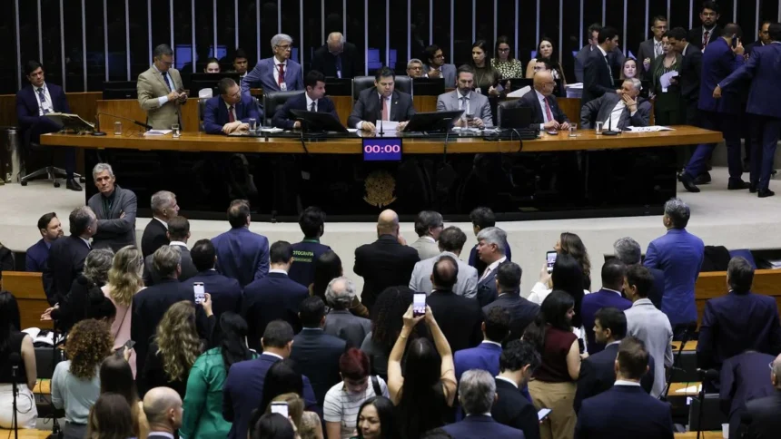 davi-alcolumbre-marca-votacao-da-pec-pelo-fim-da-6×1-para-quarta-feira-e-prega-“respeito-ao-rito-regimental”