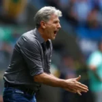 violencia-domestica?-renato-gaucho-defende-auxiliar:-“sou-bolsonaro”