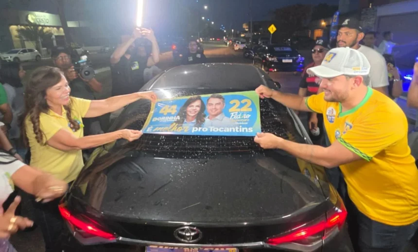 dorinha-mobiliza-apoiadores-em-quatro-pontos-de-palmas-com-adesivacos-por-sua-eleicao-e-de-flavio-bolsonaro