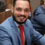 nile-william,-advogado:-“com-reforma-da-constituicao,-flavio-bolsonaro-quer-intimidar-o-judiciario”